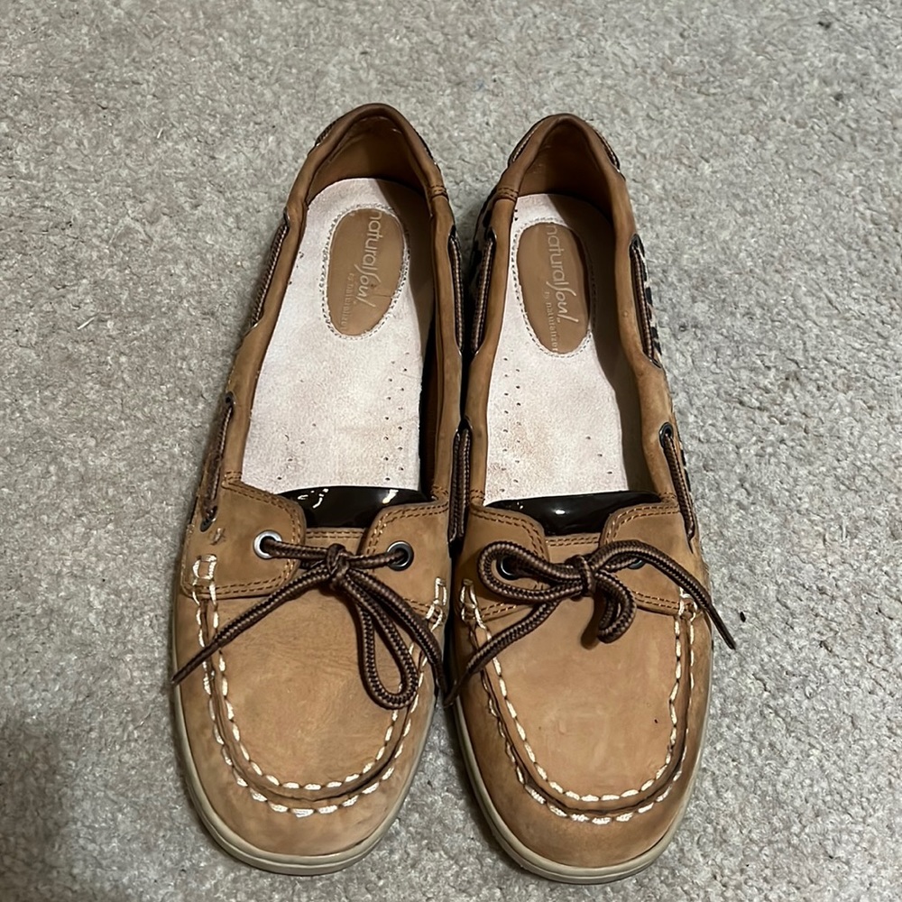 Tan leopard print boat shoes. Size 10